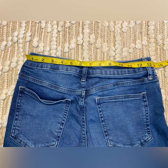 GAP denim distressed shorts sz 0/25 EUC - Picture 4 of 8